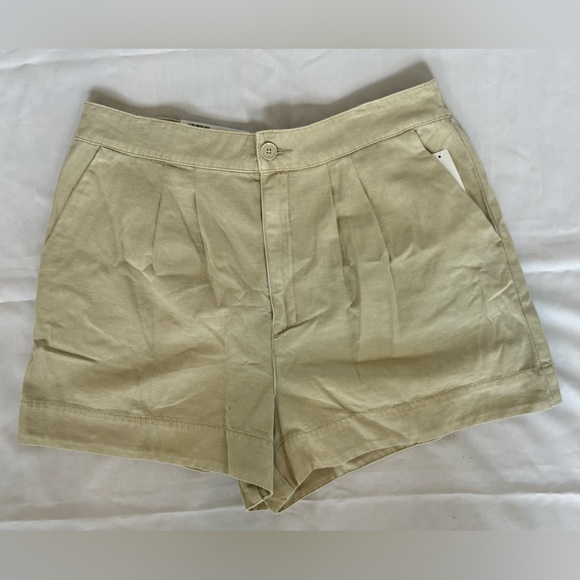 Joie Womens Lightweight Pleated Shorts in Rainy Day (Light Khaki) Sz L - Picture 1 of 4